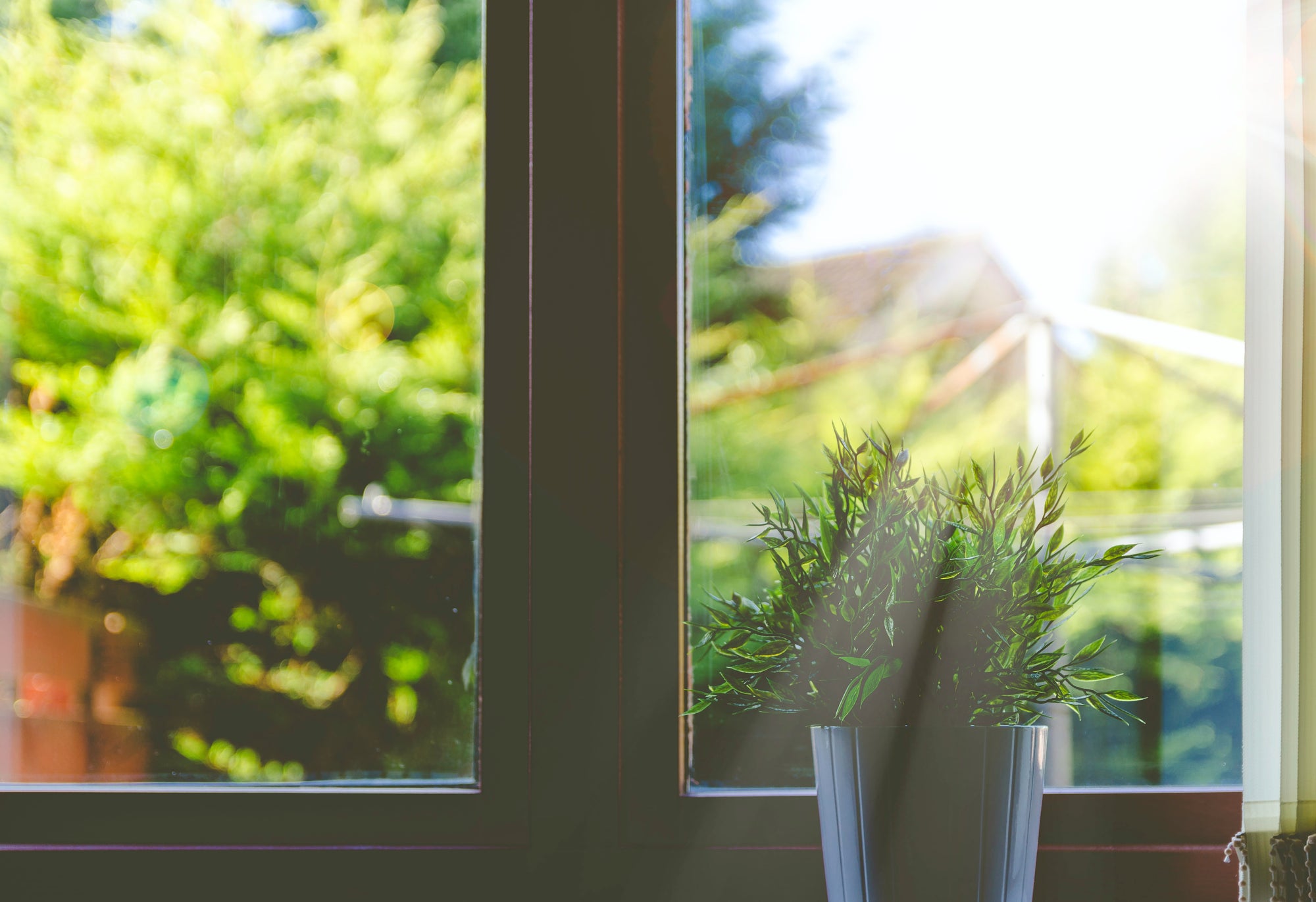 Does Closing the Windows Affect Indoor Air Quality?